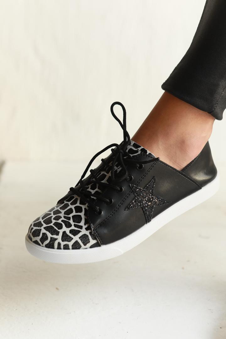 Nicki Black & Black Grey Giraffe