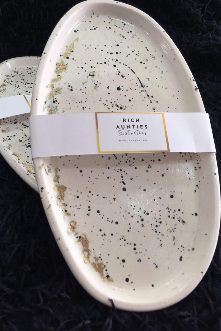 Rich Aunty Ellipse Trays
