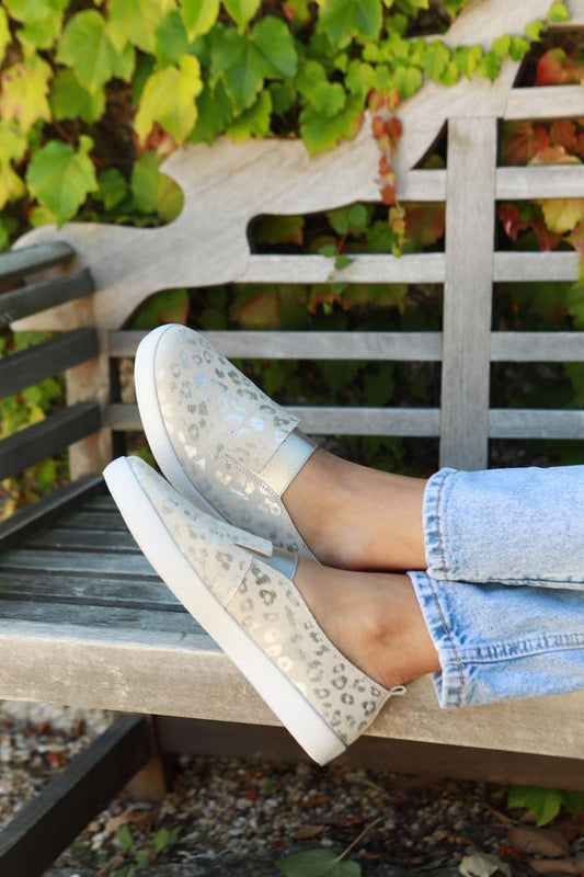 Fran Beige & Gold Spots