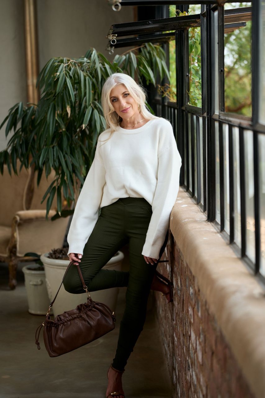 Round Neck Knit White