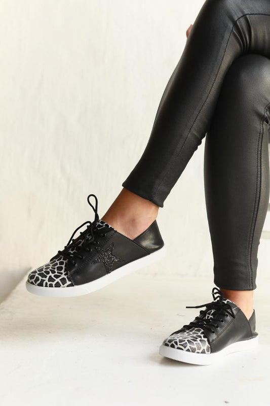 Nicki Black & Black Grey Giraffe